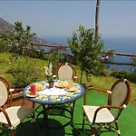 Degli Dei Bed & Breakfast 3*