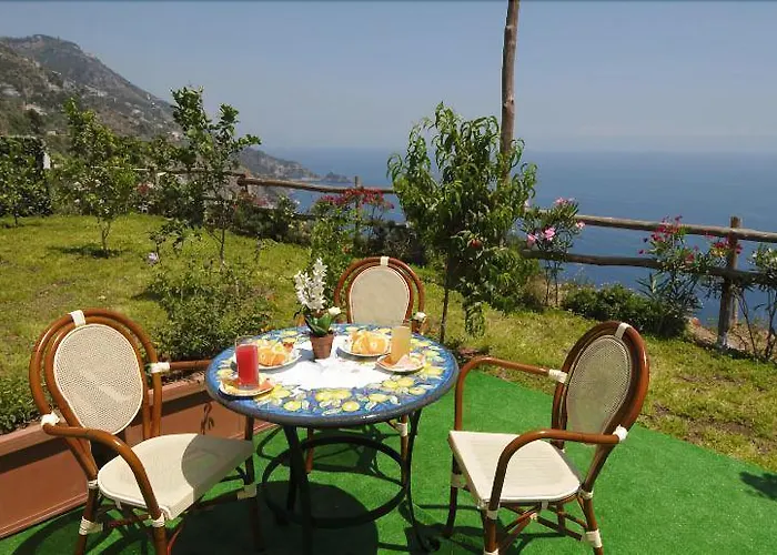 Degli Dei Bed & Breakfast 4*